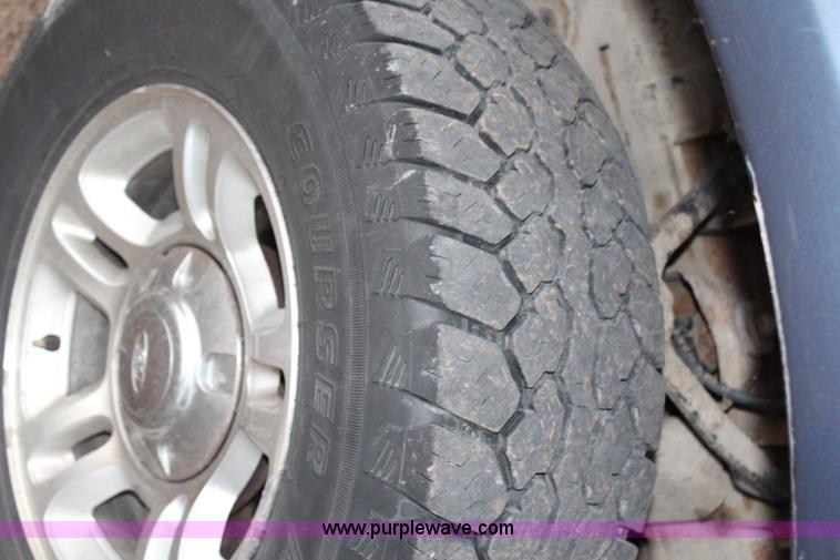 image for item G5106 2001 Ford Expedition XLT SUV