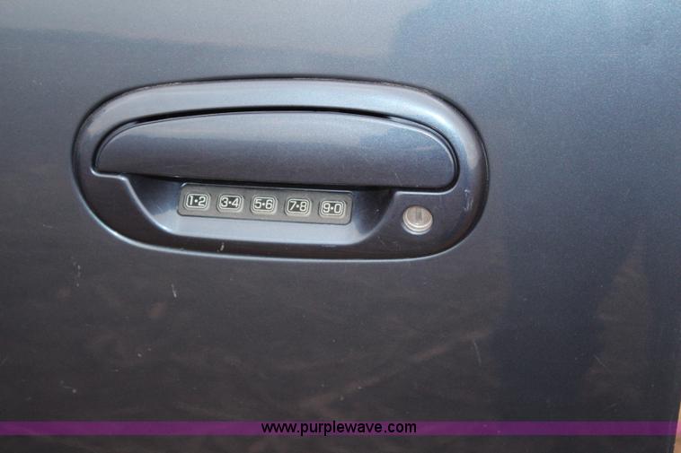 image for item G5106 2001 Ford Expedition XLT SUV