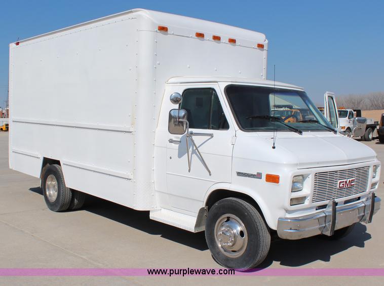 image for item G5400 1993 GMC G3500 Vandura box truck