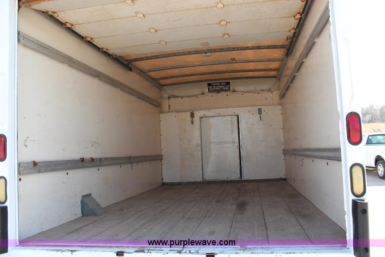 image for item G5400 1993 GMC G3500 Vandura box truck