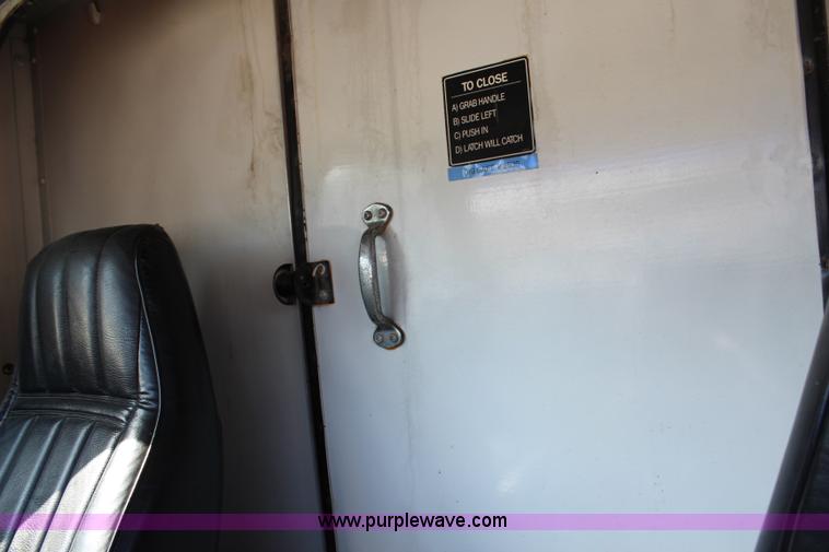 image for item G5400 1993 GMC G3500 Vandura box truck