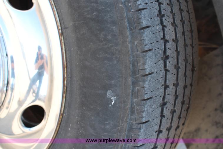 image for item G5400 1993 GMC G3500 Vandura box truck