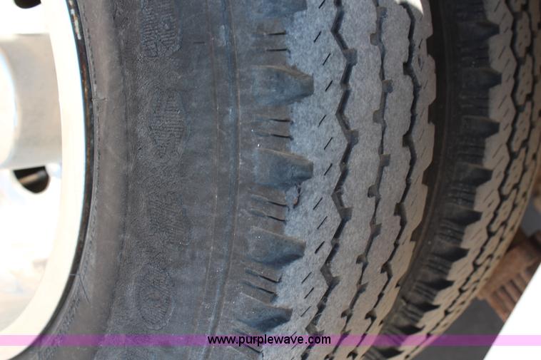 image for item G5400 1993 GMC G3500 Vandura box truck