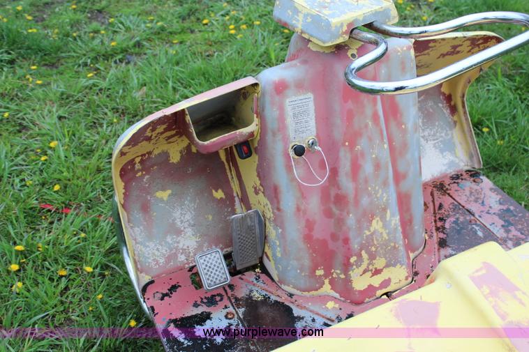 image for item G5429 Harley Davidson golf cart