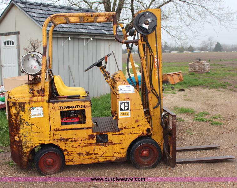 image for item G5433 Caterpillar Tow Motor 5025 forklift