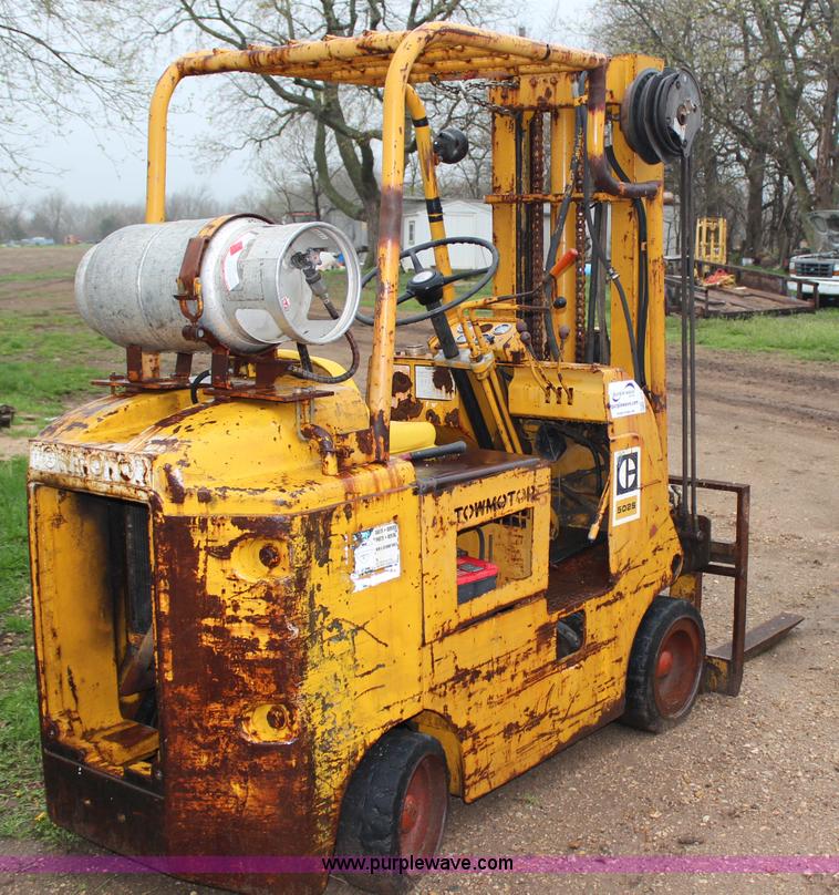image for item G5433 Caterpillar Tow Motor 5025 forklift