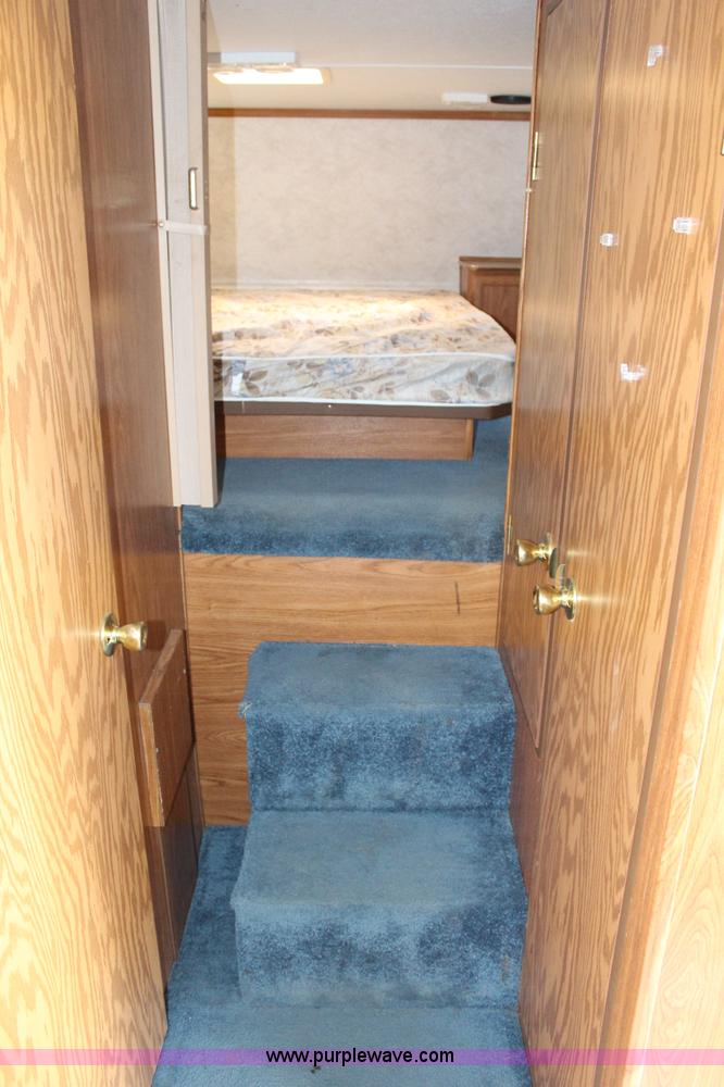 image for item G5452 1996 Dutchman Classic camper