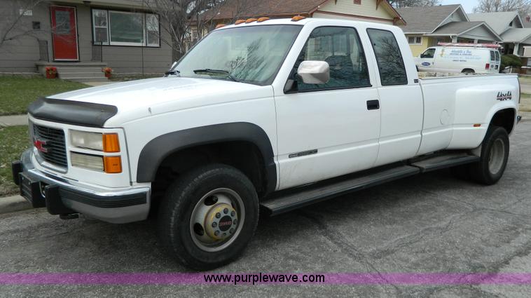 image for item G7824 1994 GMC Sierra 3500 pickup truck