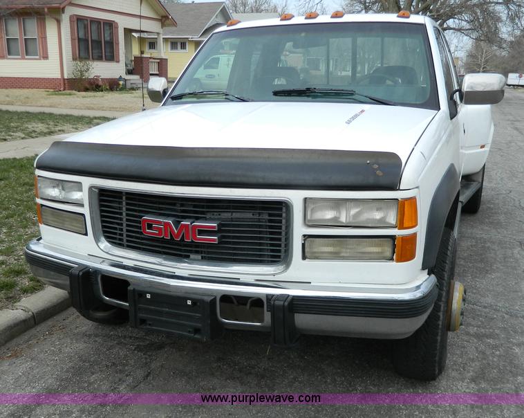 image for item G7824 1994 GMC Sierra 3500 pickup truck