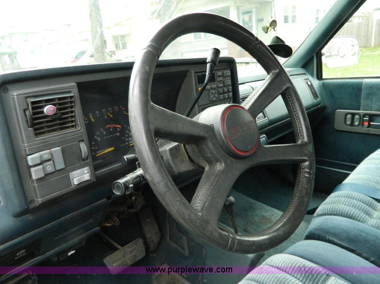 image for item G7824 1994 GMC Sierra 3500 pickup truck