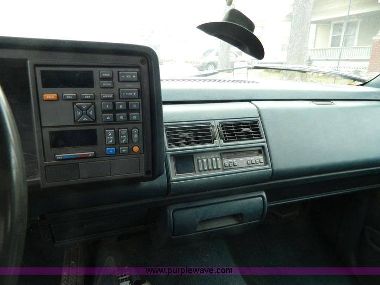 image for item G7824 1994 GMC Sierra 3500 pickup truck