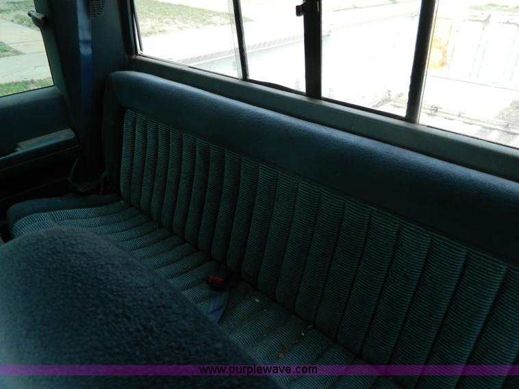 image for item G7824 1994 GMC Sierra 3500 pickup truck