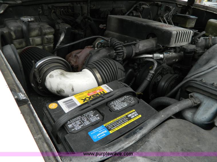 image for item G7824 1994 GMC Sierra 3500 pickup truck