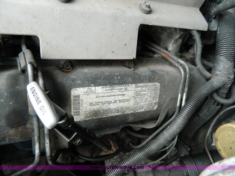 image for item G7824 1994 GMC Sierra 3500 pickup truck