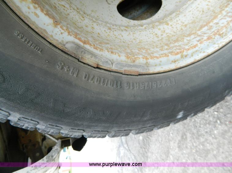 image for item G7824 1994 GMC Sierra 3500 pickup truck