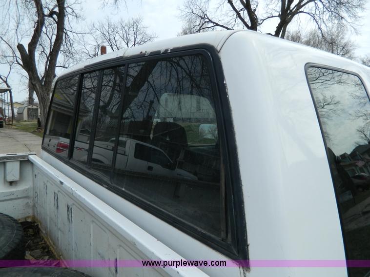 image for item G7824 1994 GMC Sierra 3500 pickup truck