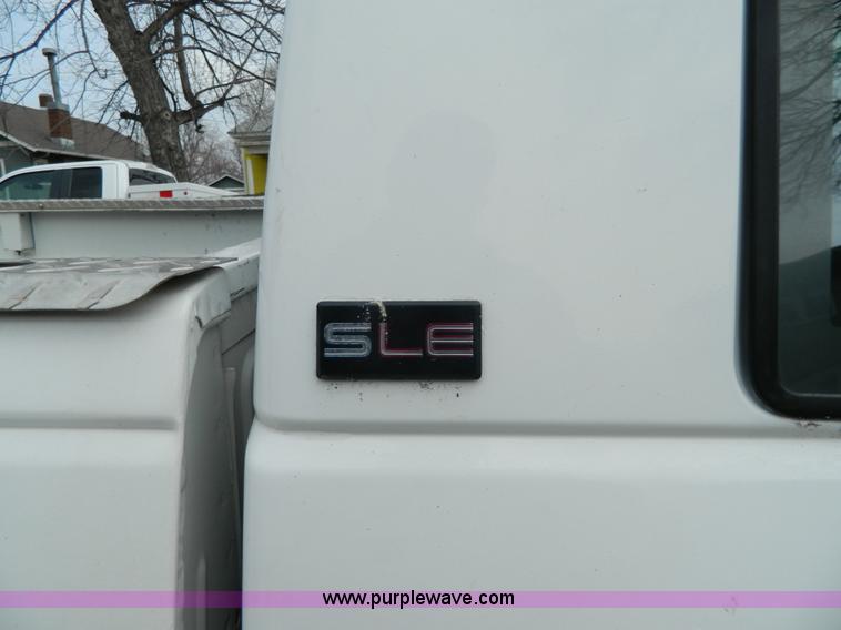 image for item G7824 1994 GMC Sierra 3500 pickup truck