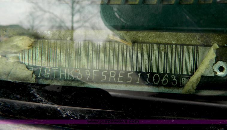 image for item G7824 1994 GMC Sierra 3500 pickup truck