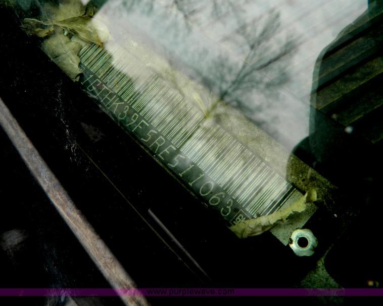 image for item G7824 1994 GMC Sierra 3500 pickup truck