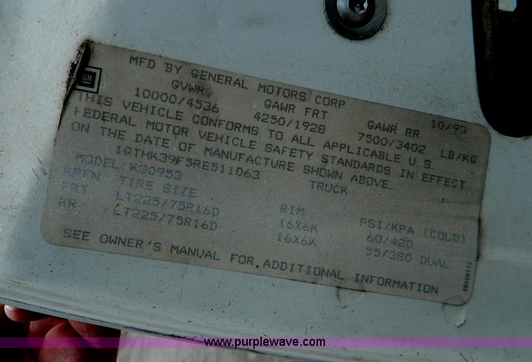 image for item G7824 1994 GMC Sierra 3500 pickup truck