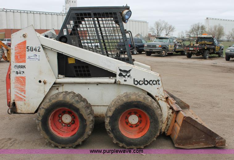 image for item H3699 1984 Bobcat 843 skid steer