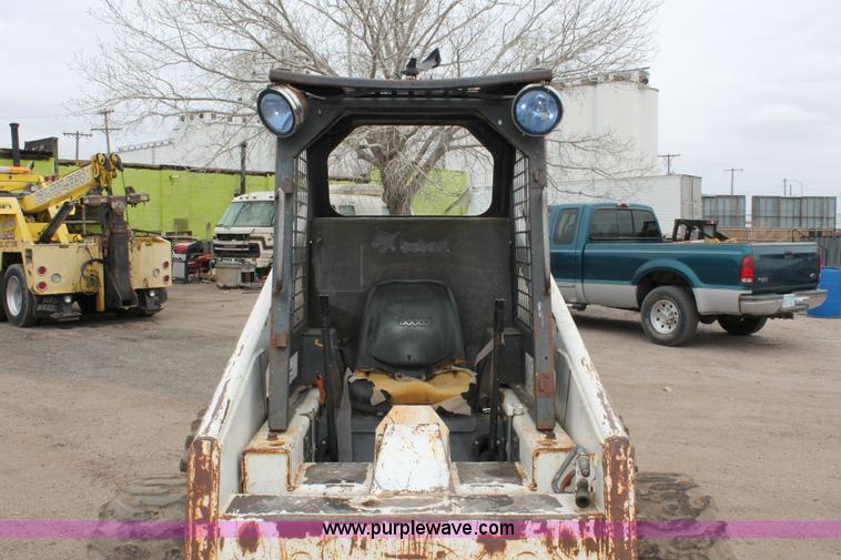 image for item H3699 1984 Bobcat 843 skid steer
