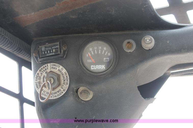 image for item H3699 1984 Bobcat 843 skid steer