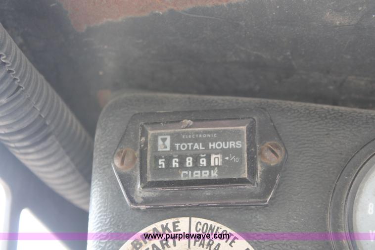 image for item H3699 1984 Bobcat 843 skid steer