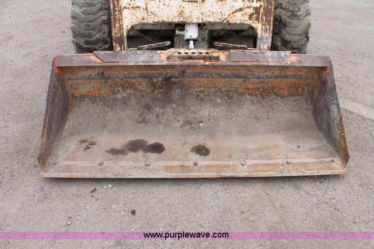 image for item H3699 1984 Bobcat 843 skid steer