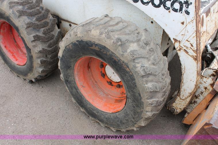 image for item H3699 1984 Bobcat 843 skid steer