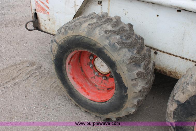 image for item H3699 1984 Bobcat 843 skid steer