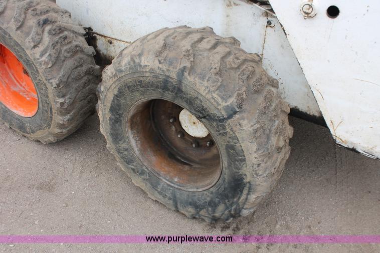 image for item H3699 1984 Bobcat 843 skid steer