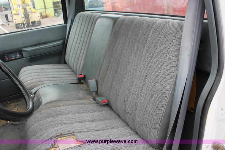 image for item H3700 1991 GMC TopKick dump truck