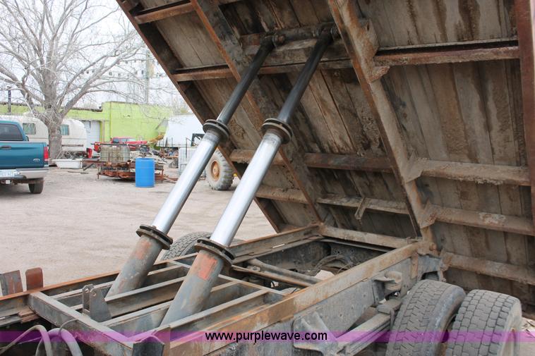 image for item H3700 1991 GMC TopKick dump truck