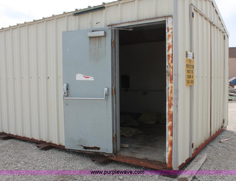 image for item H3739 24' x 12' x 8' skid-mounted module unit