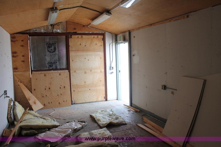 image for item H3739 24' x 12' x 8' skid-mounted module unit