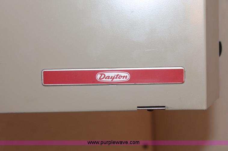 image for item H3739 24' x 12' x 8' skid-mounted module unit