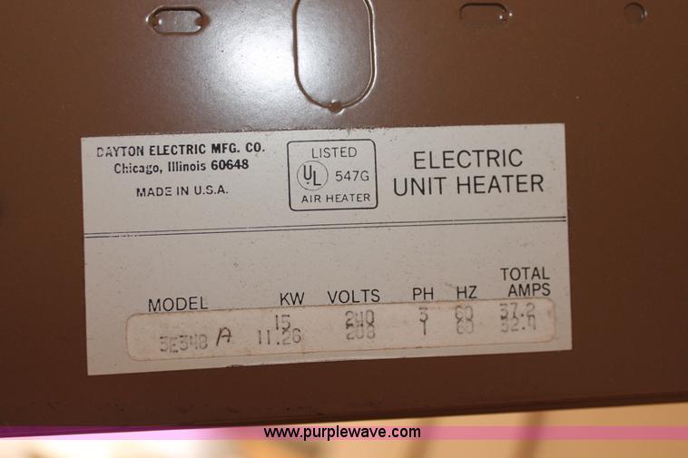 image for item H3739 24' x 12' x 8' skid-mounted module unit
