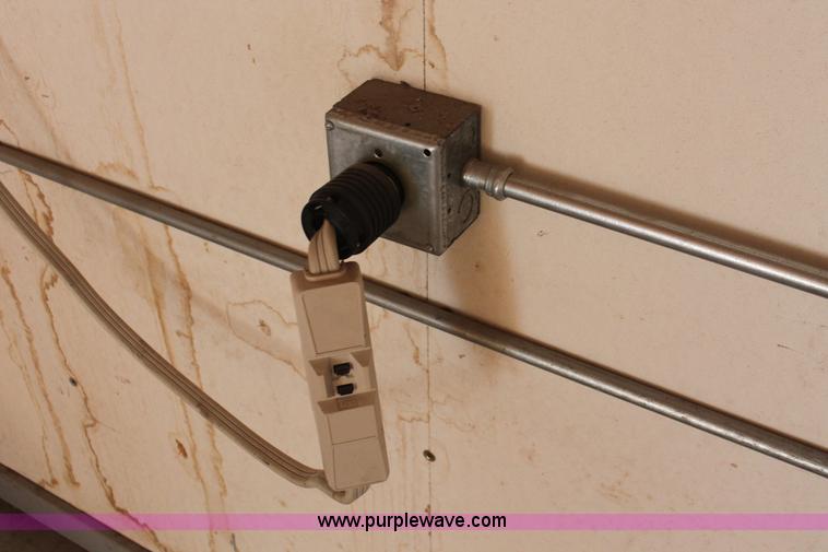 image for item H3739 24' x 12' x 8' skid-mounted module unit