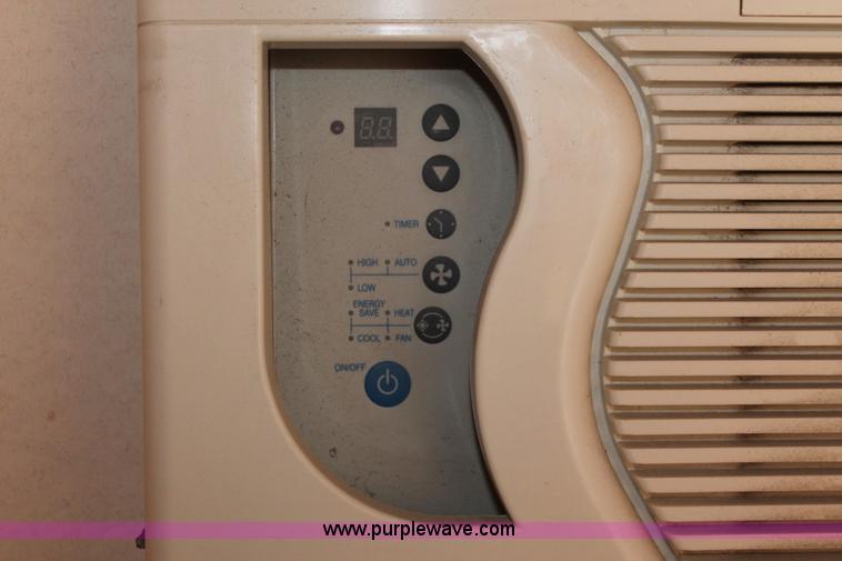 image for item H3739 24' x 12' x 8' skid-mounted module unit