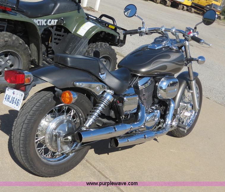 image for item S9567 2006 Honda Shadow 750 motorcycle