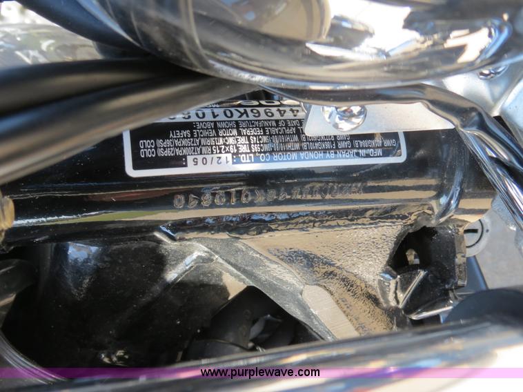 image for item S9567 2006 Honda Shadow 750 motorcycle