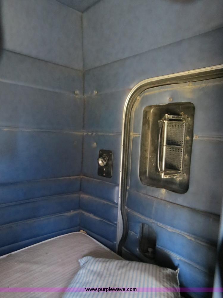 image for item S9580 Semi truck 48" sleeper