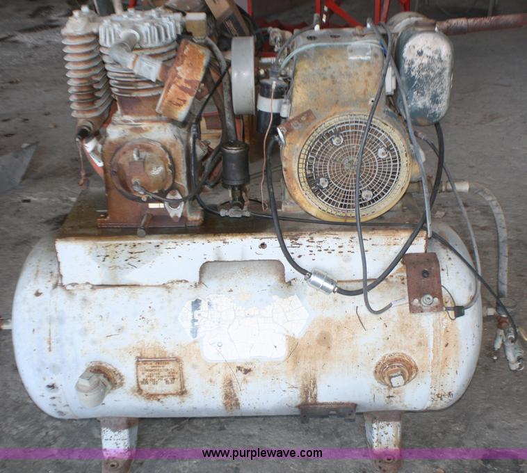 image for item V9699 Air compressor