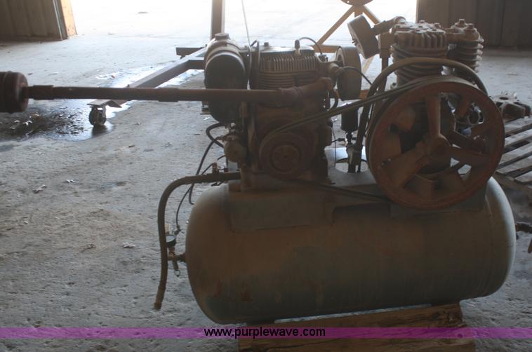 image for item V9699 Air compressor