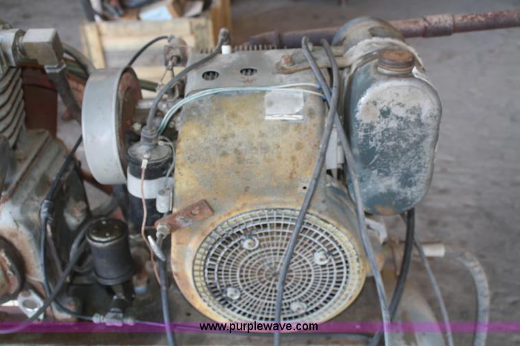 image for item V9699 Air compressor