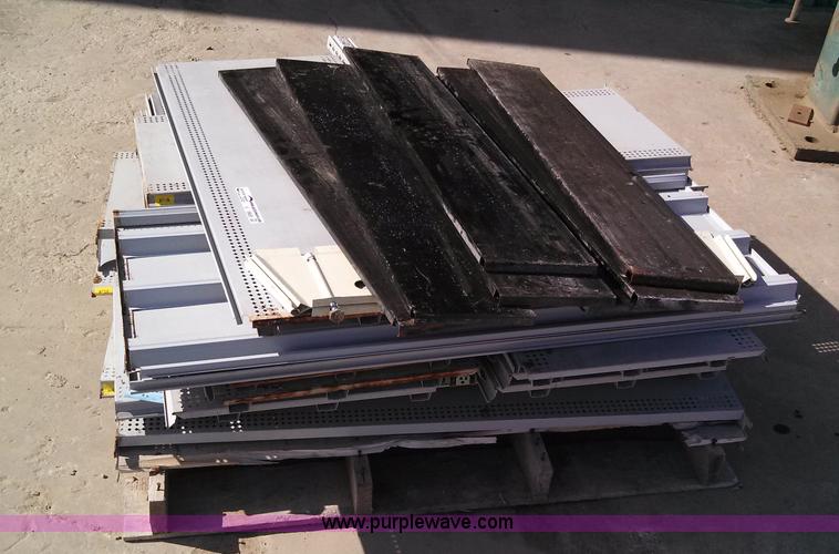 image for item V9955 Assorted steel shelving