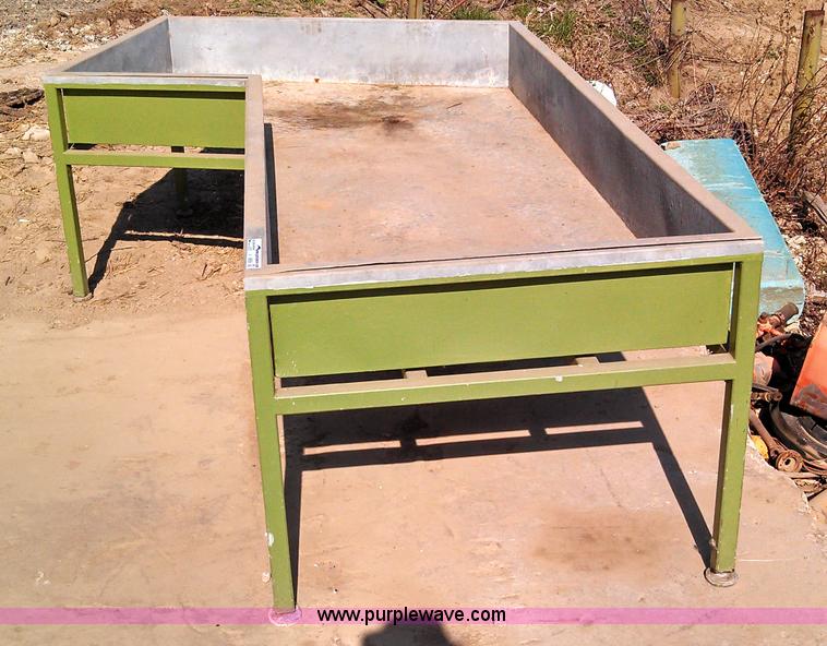 image for item V9956 L-shape table/sink