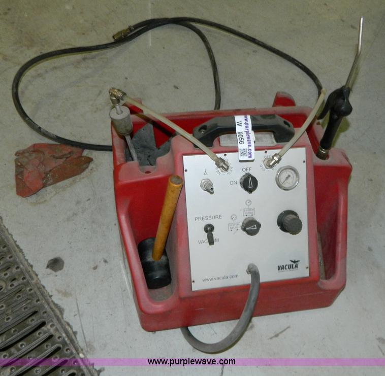 image for item W9056 Vacula brake bleed machine
