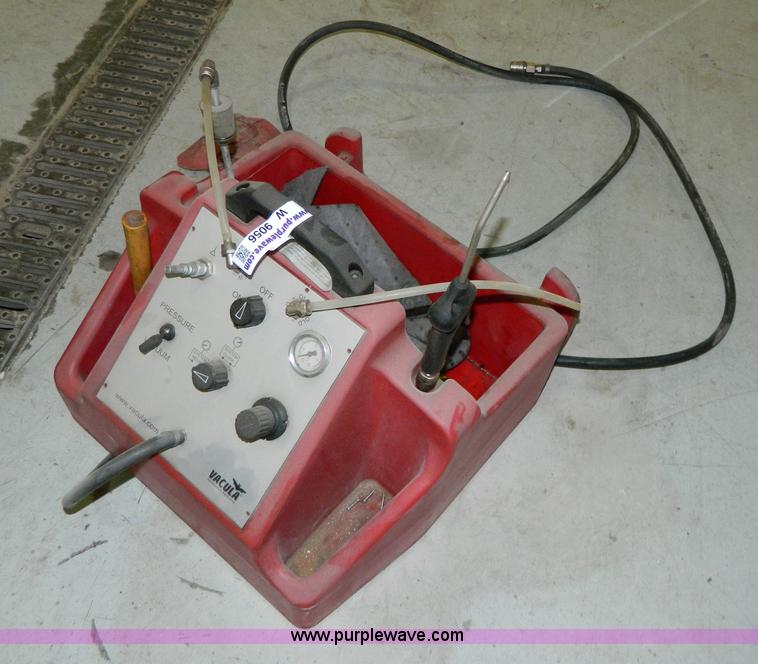 image for item W9056 Vacula brake bleed machine